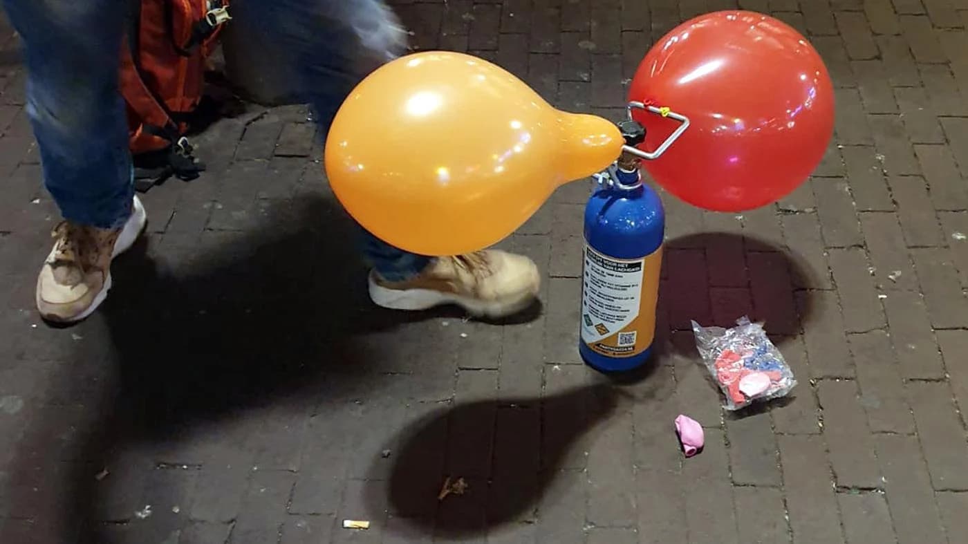 <strong>Frische Schlagsahne lässt sich schnell und einfach mit einem Schlagsahne-Spender und einem Sahnefüller herstellen.</strong>