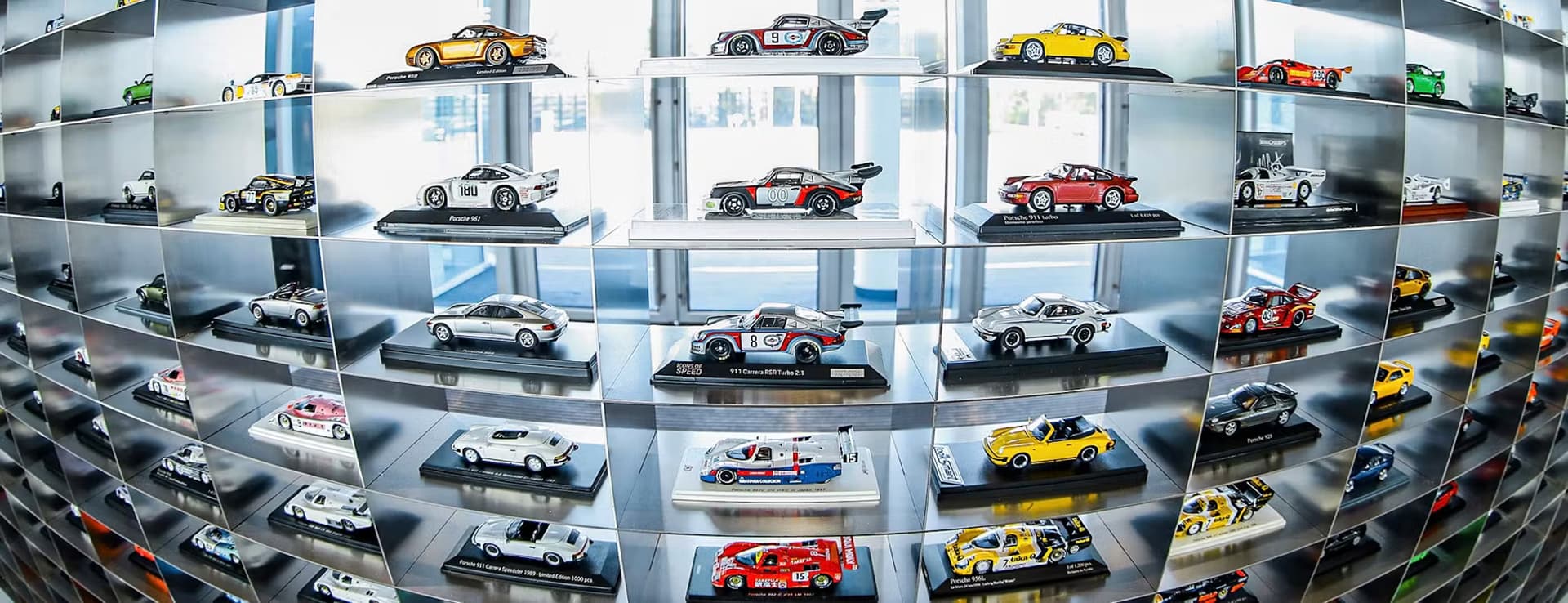 Modellauto Shop mit großer Auswahl: Oldtimer, Nutzfahrzeuge & Rennlegenden bei Modellstall