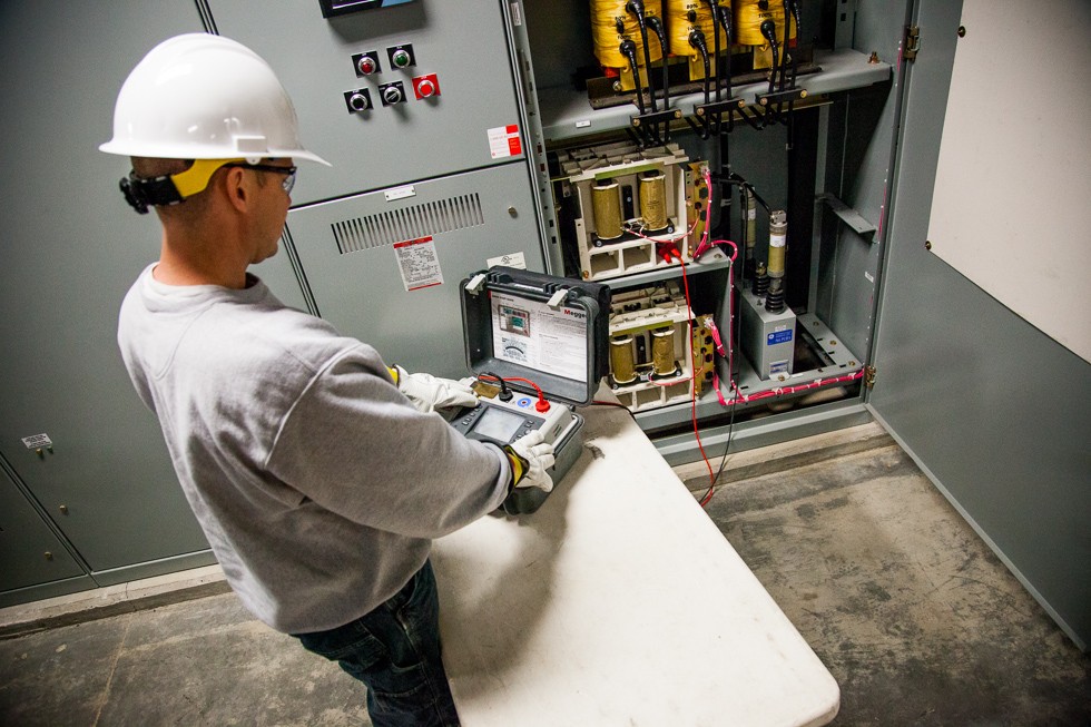 Die Rolle der Fachkräfte bei der Prüfung elektrischer Anlagen
