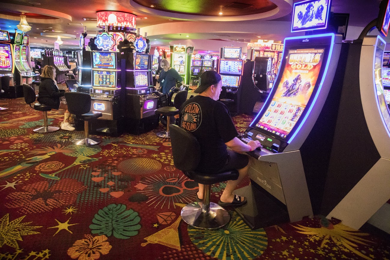 Spielautomaten – Die Welt des Ka-Ching-Geräusches und der sich drehenden Walzen