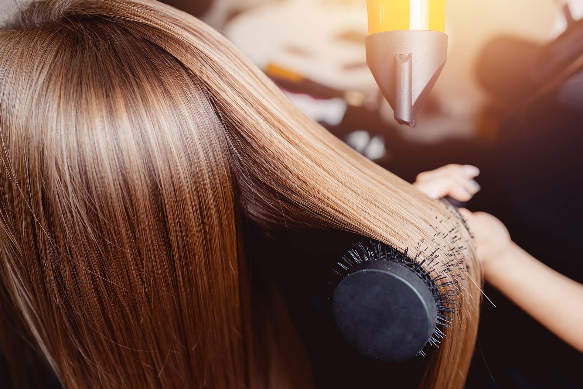 Traumhaft lange Haare: Der Weg zur perfekten Haarverlängerung